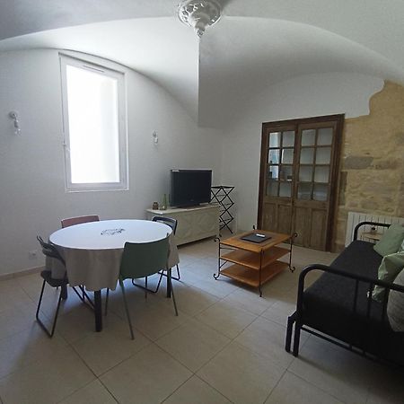 Dans Maison De Maitre, Appartement Independant. Montfrin Εξωτερικό φωτογραφία