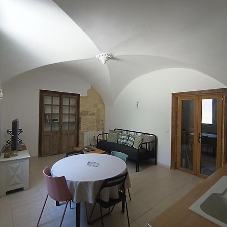 Dans Maison De Maitre, Appartement Independant. Montfrin Εξωτερικό φωτογραφία