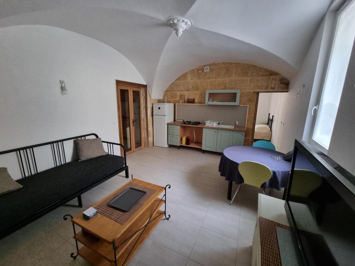 Dans Maison De Maitre, Appartement Independant. Montfrin Εξωτερικό φωτογραφία